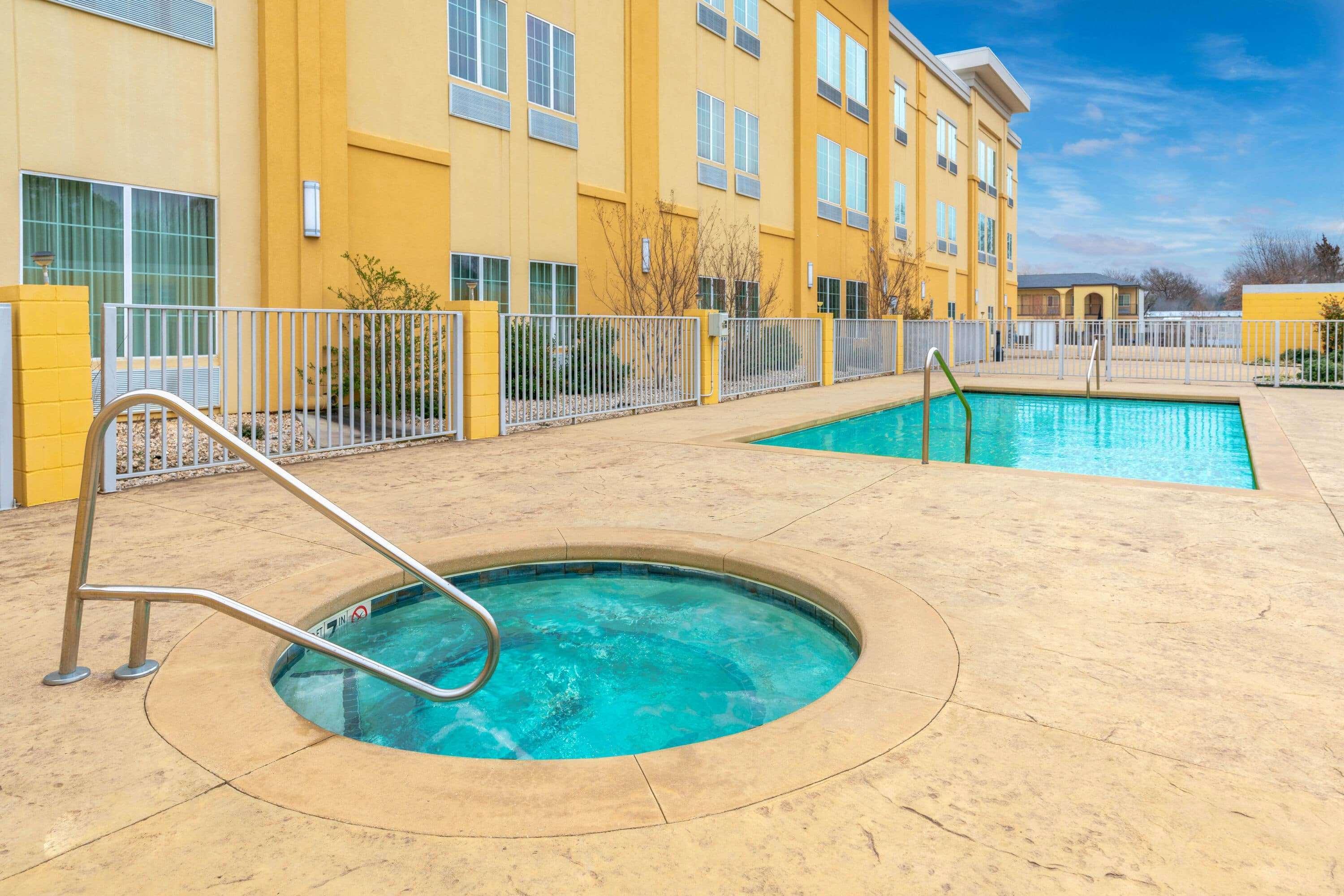 La Quinta By Wyndham Muskogee Hotel Buitenkant foto