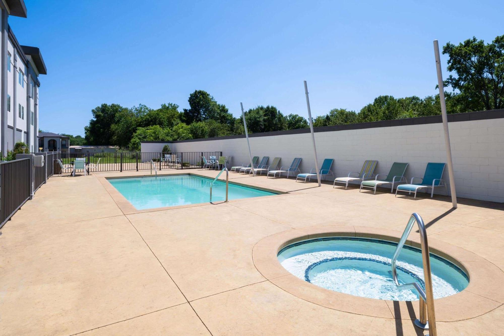 La Quinta By Wyndham Muskogee Hotel Buitenkant foto